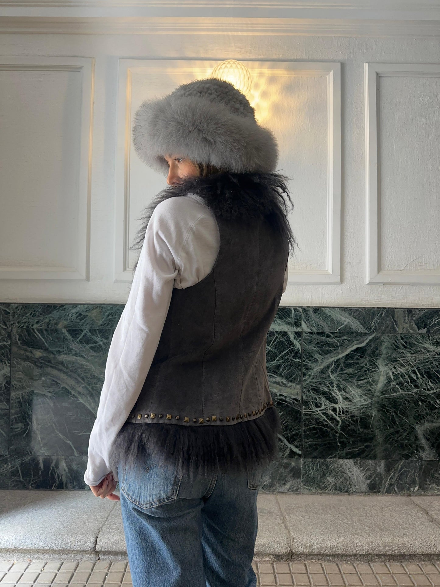 Gorro gris de visón y zorro