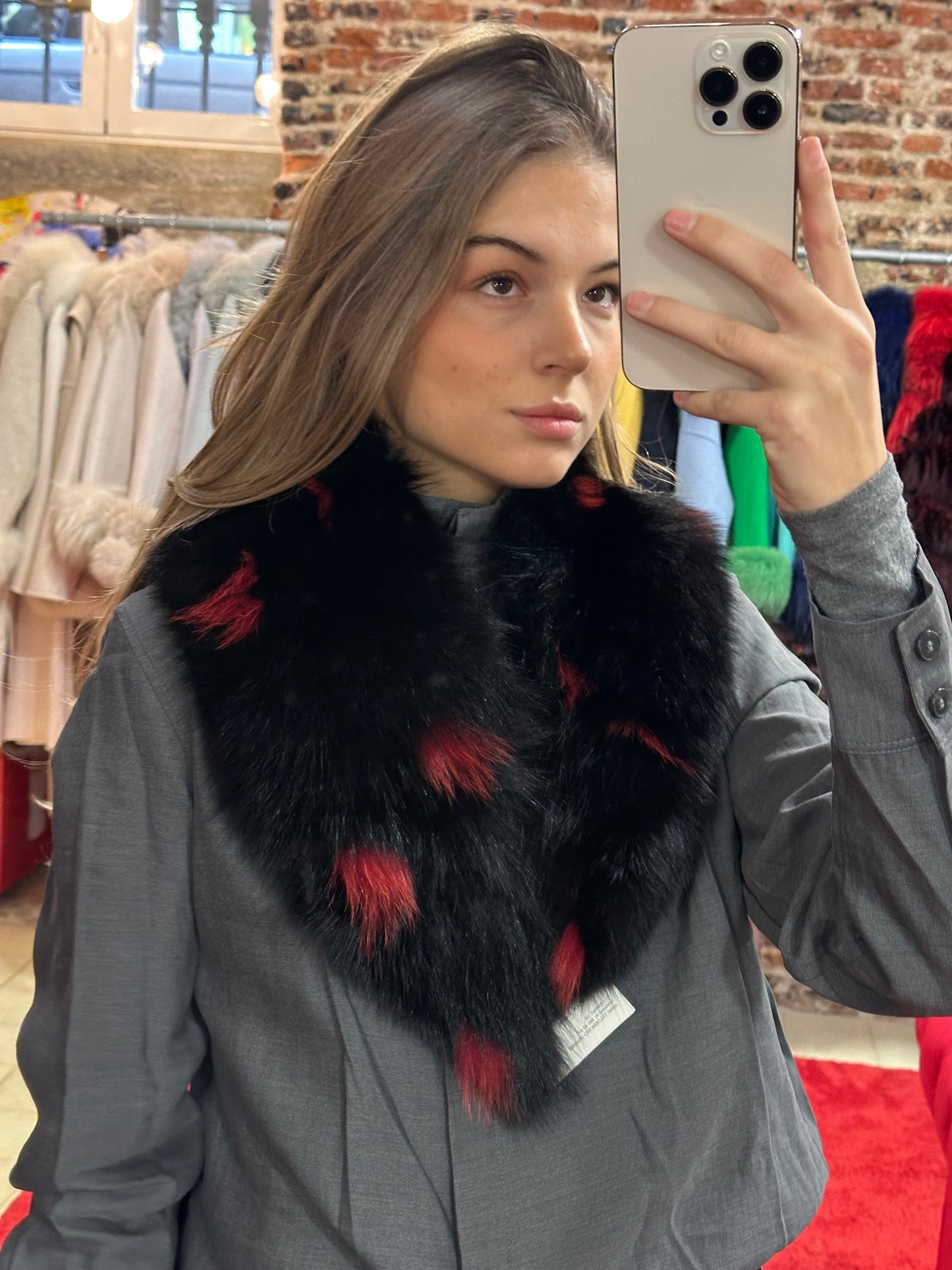 Cuello especial de zorro con manchas