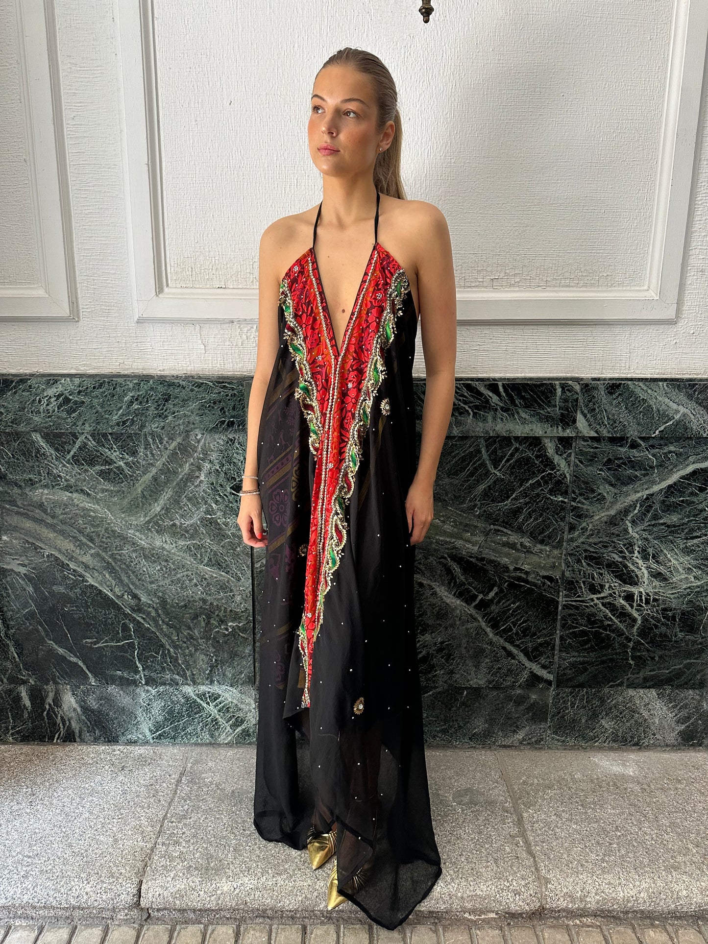 Vestido negro joya 304