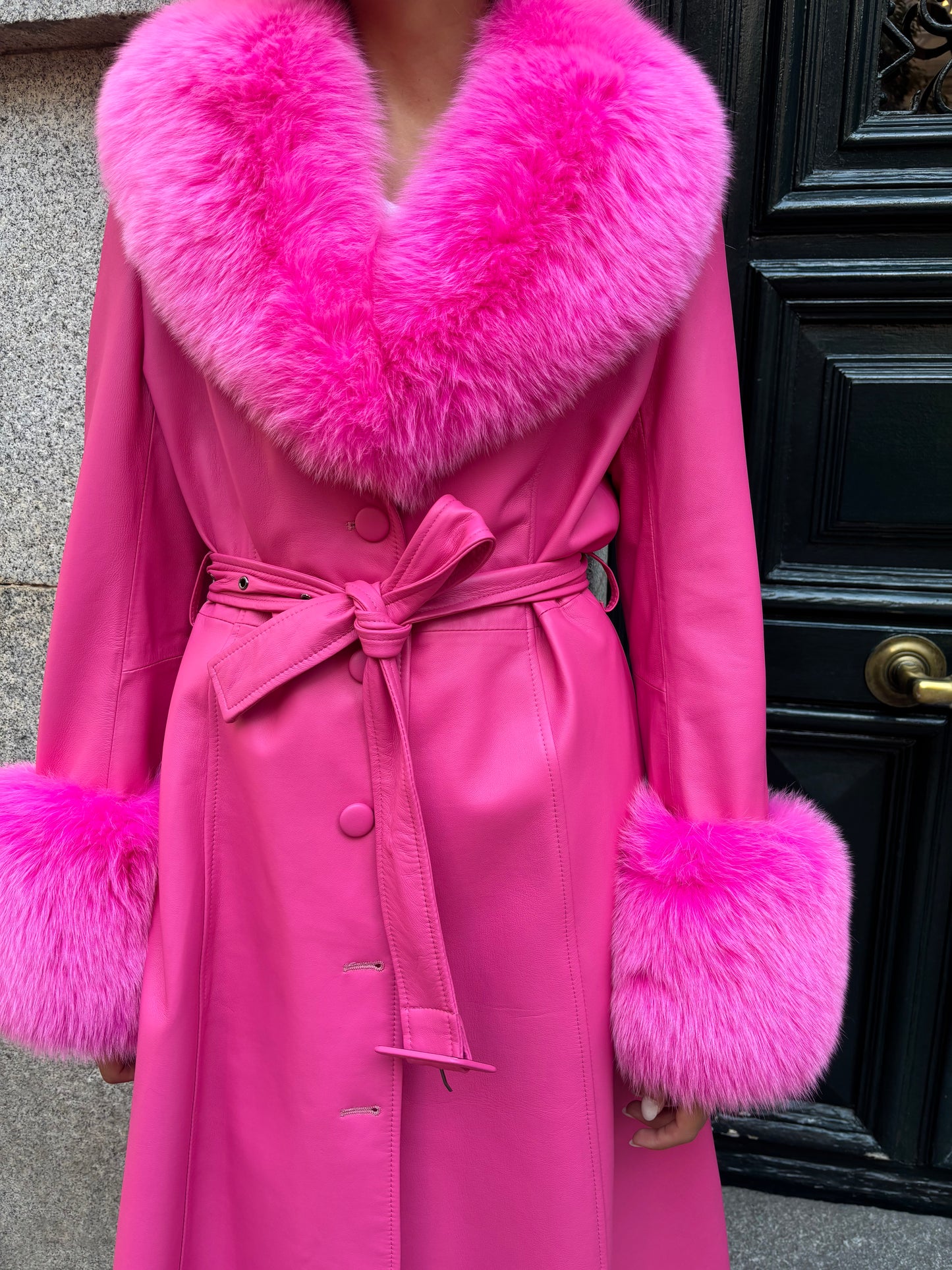 Abrigo estrella de piel fucsia